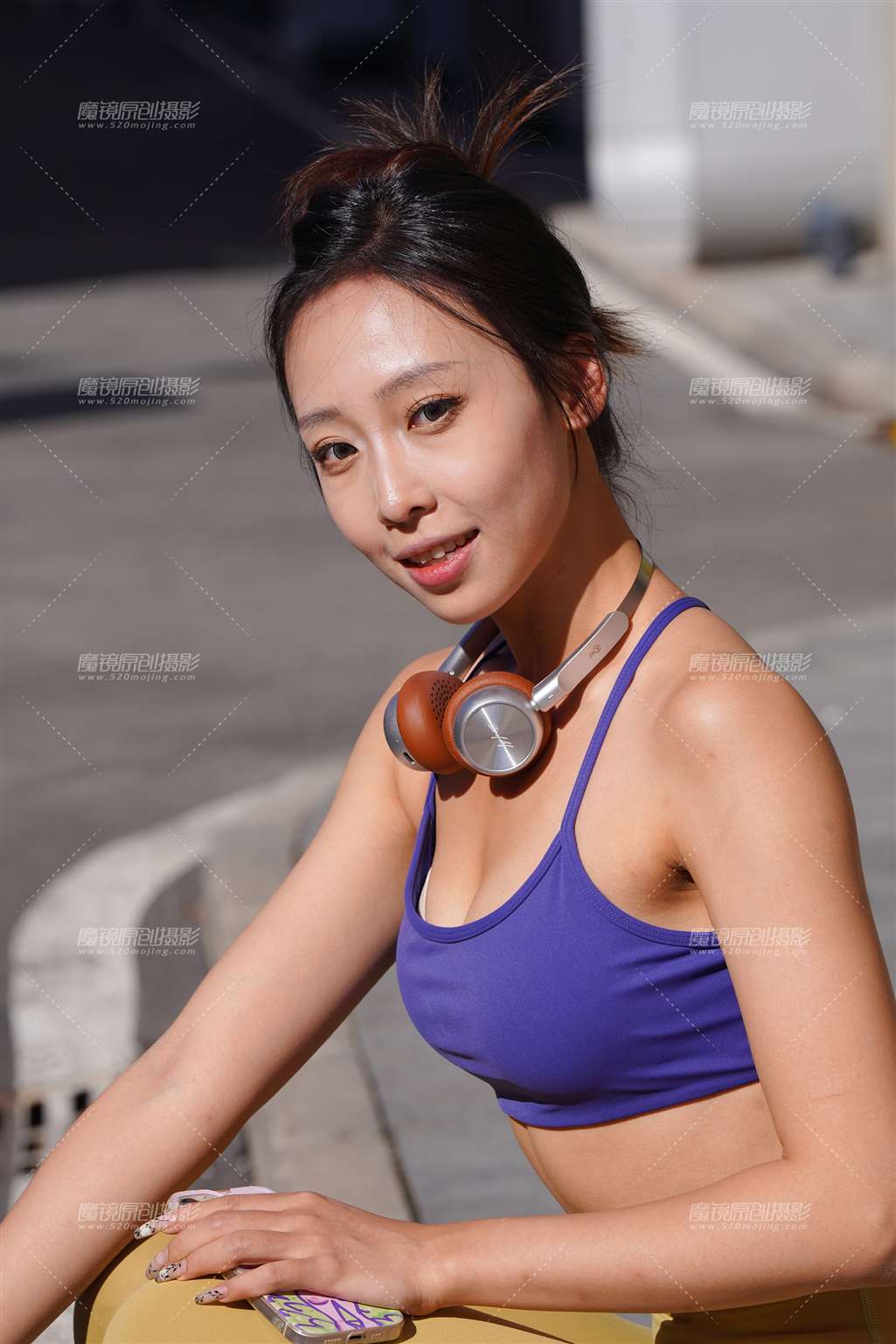 图片[3]-浅黄色瑜伽裤美女-流行馆
