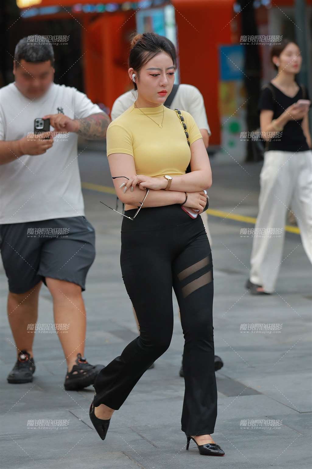 图片[4]-丰润黑色瑜伽裤美女-流行馆