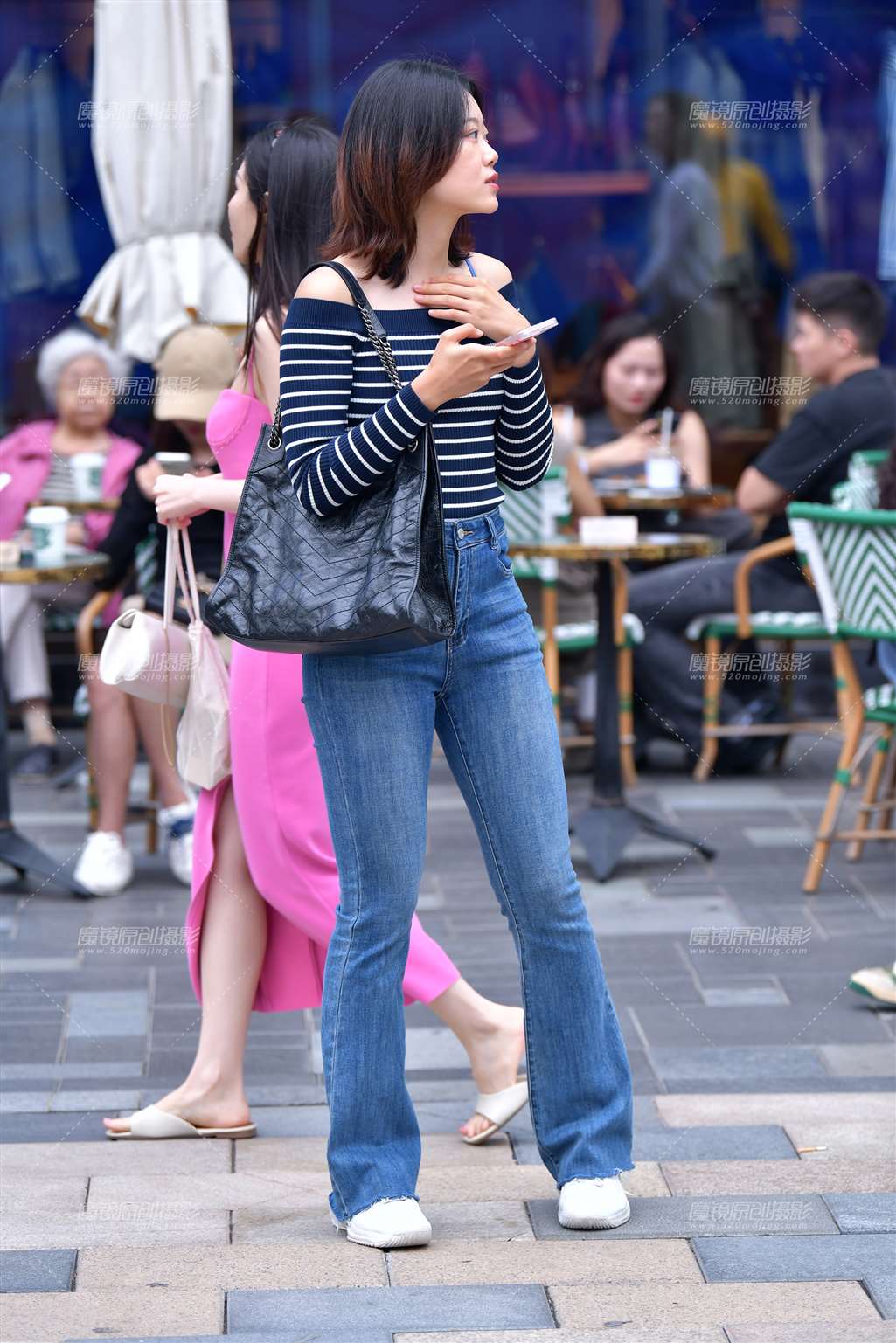 迷路闺蜜美女-流行馆