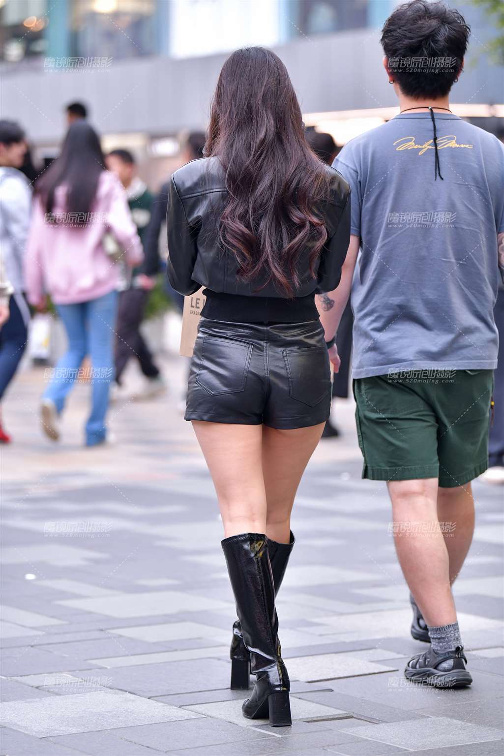 图片[2]-皮热裤美女-流行馆