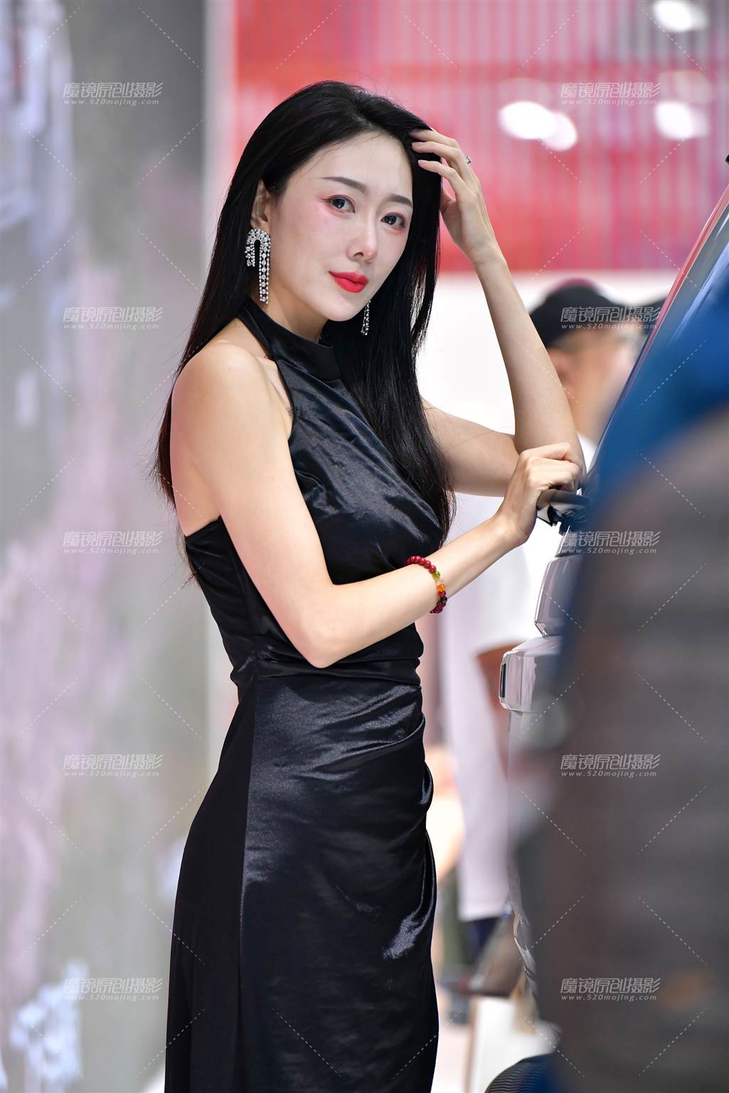 长裙漂亮车模美女-流行馆