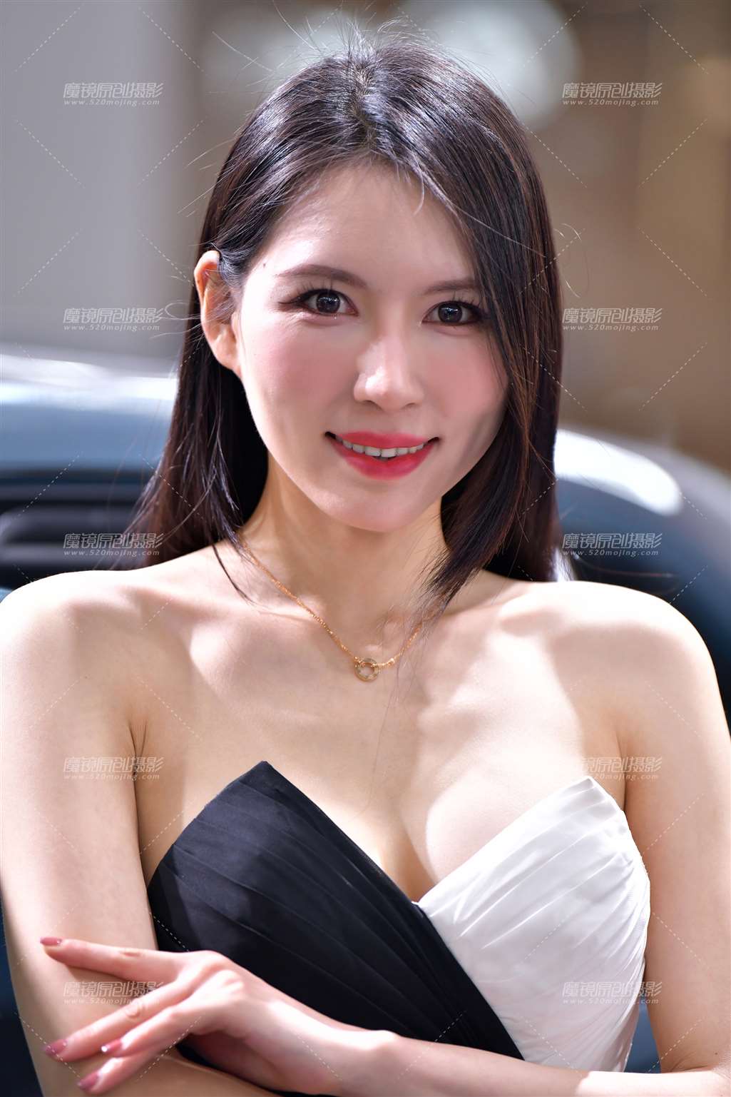 图片[5]-黑白长裙车模美女-流行馆