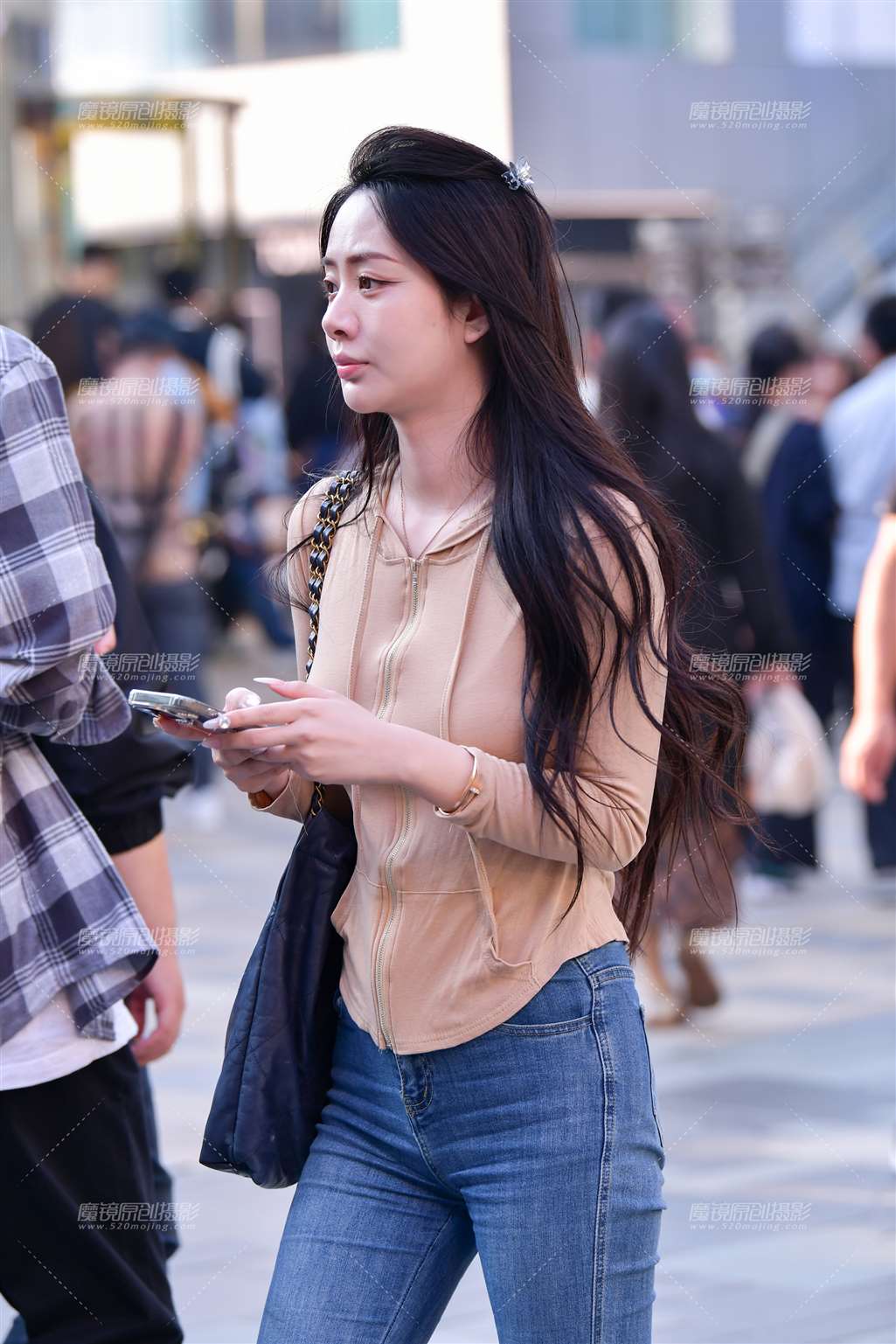 图片[3]-清新牛仔裤美女-流行馆