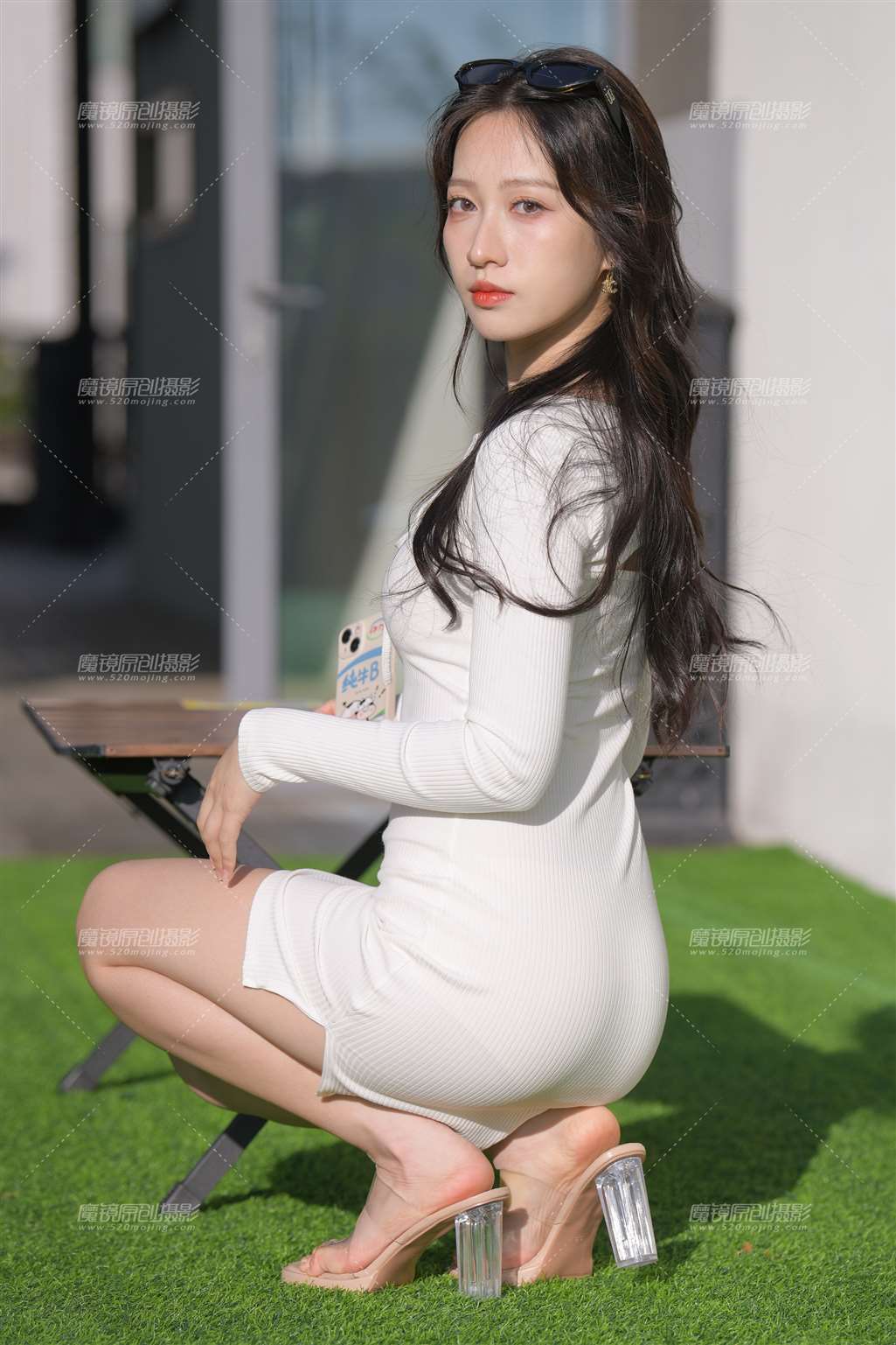 图片[2]-白裙女子-流行馆