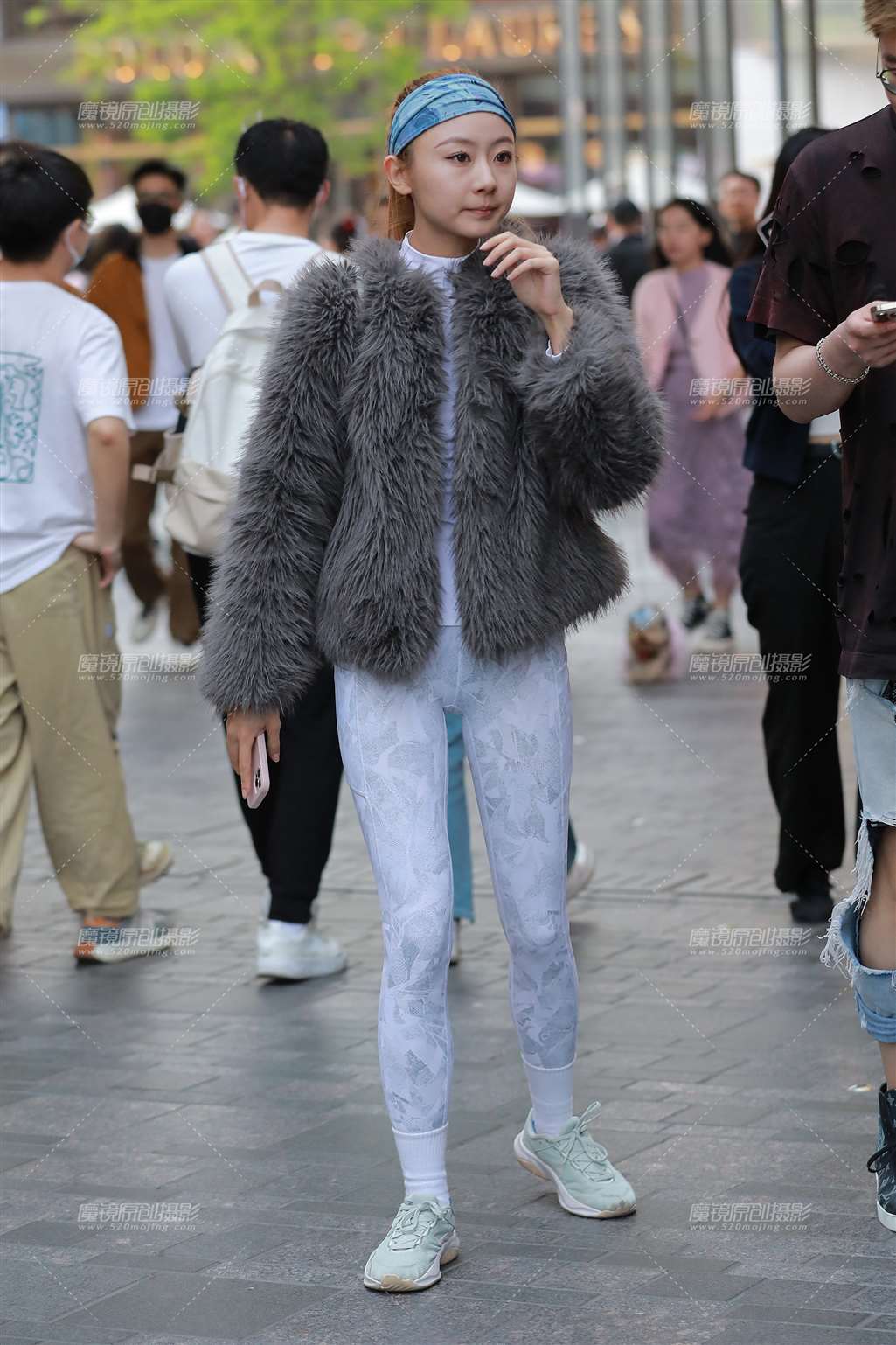 图片[4]-浅色瑜伽裤美女-流行馆