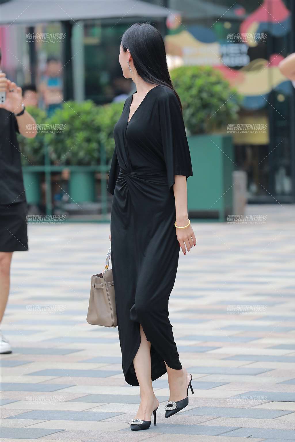 图片[4]-黑连衣裙美女-流行馆