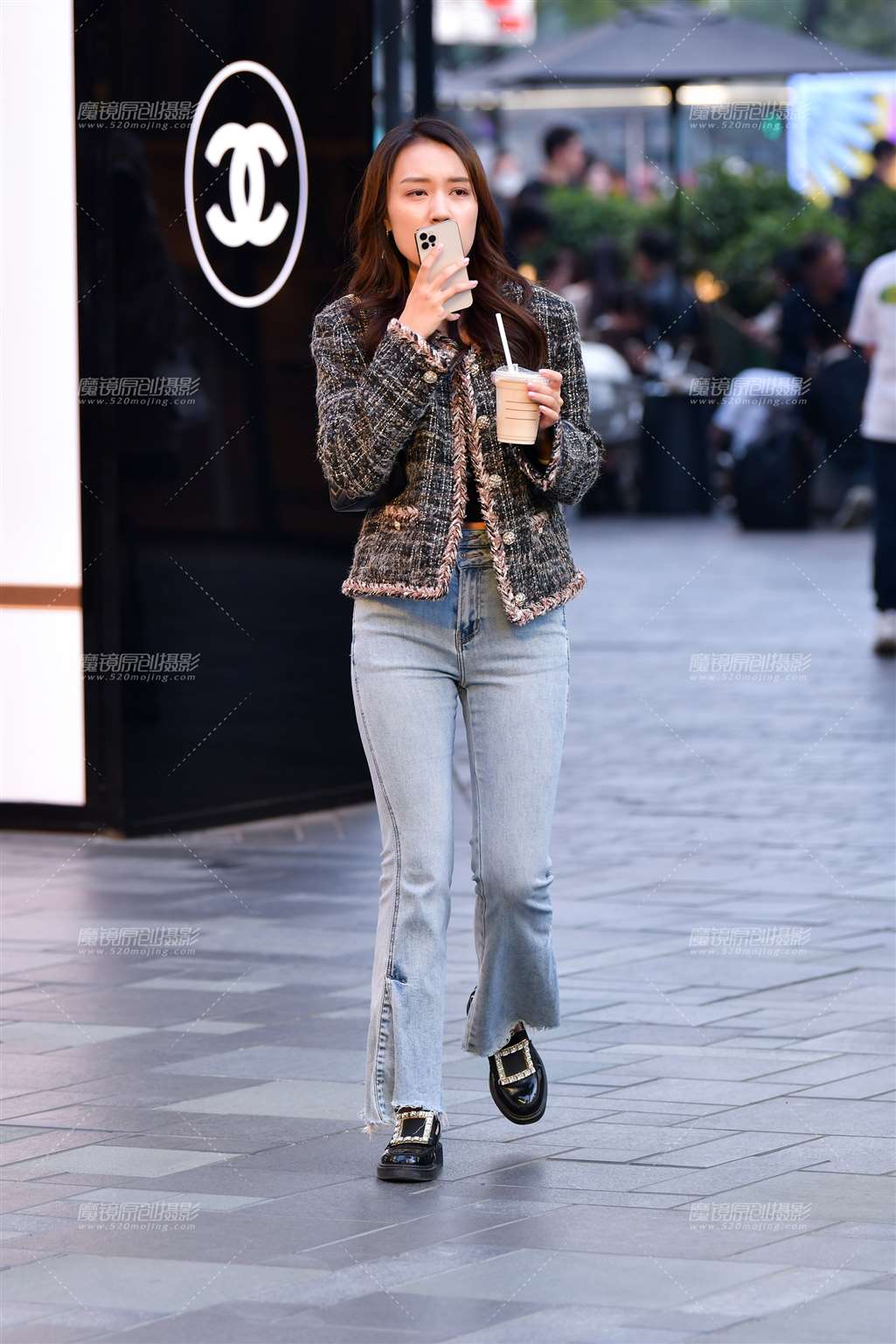 图片[3]-浅色牛仔裤美女-流行馆
