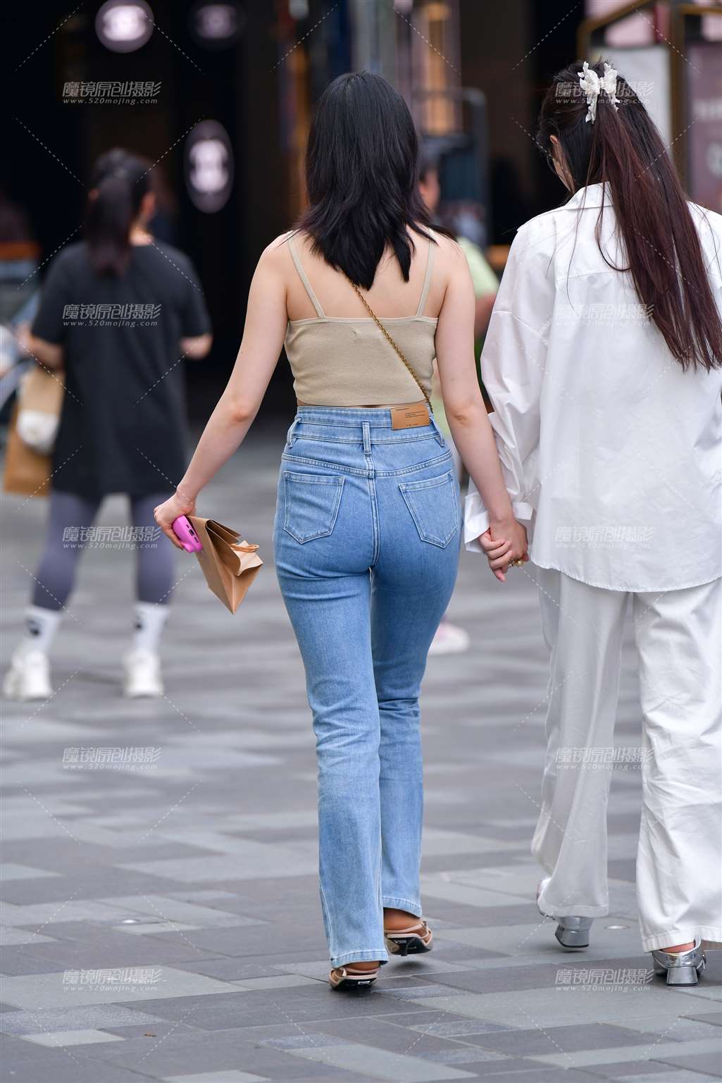 图片[2]-针织吊带牛仔美女-流行馆
