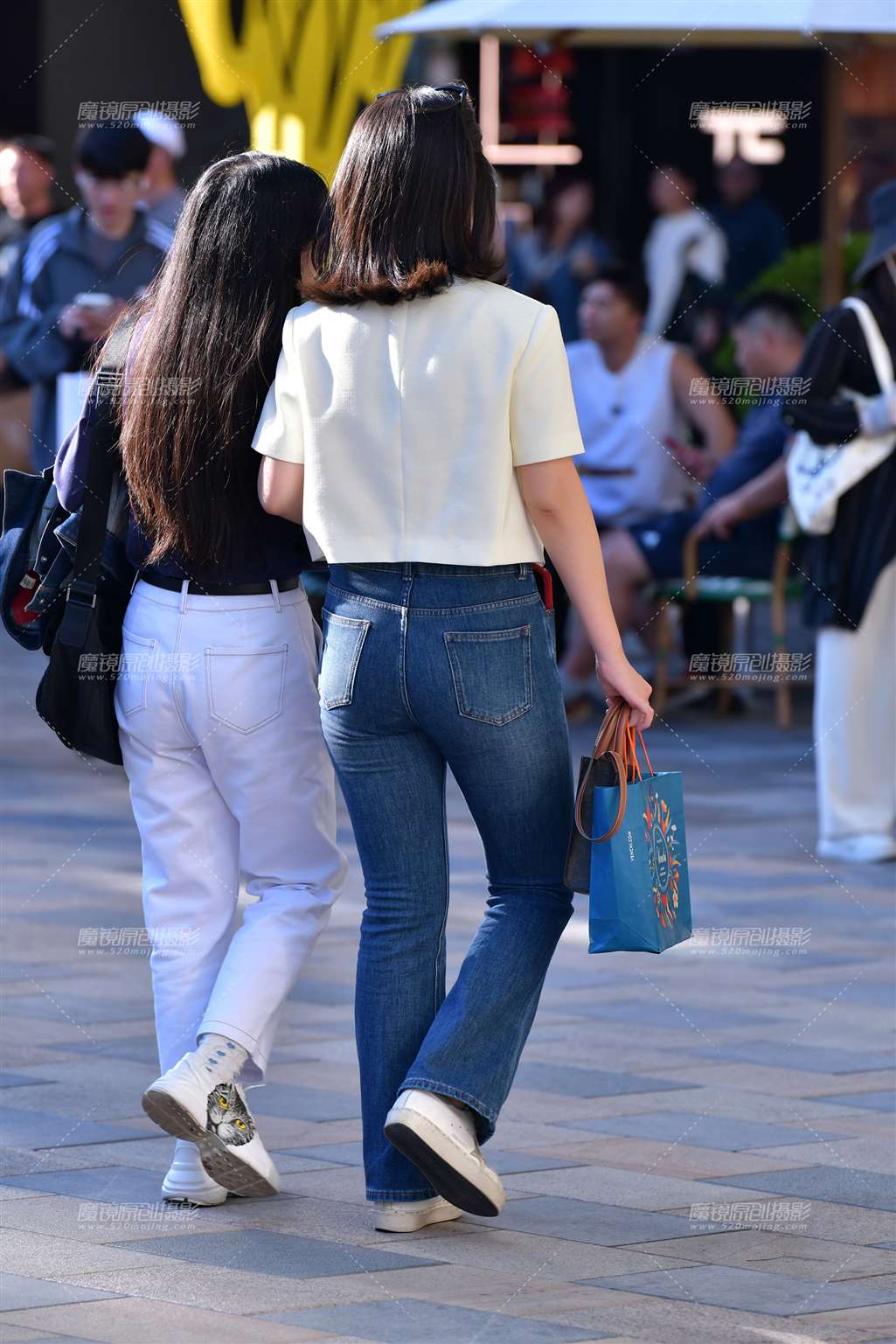 图片[2]-韵味微丰腴牛仔裤美女-流行馆