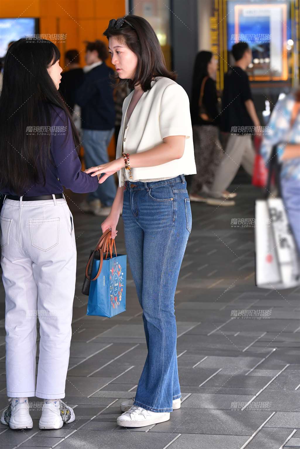 图片[4]-韵味微丰腴牛仔裤美女-流行馆