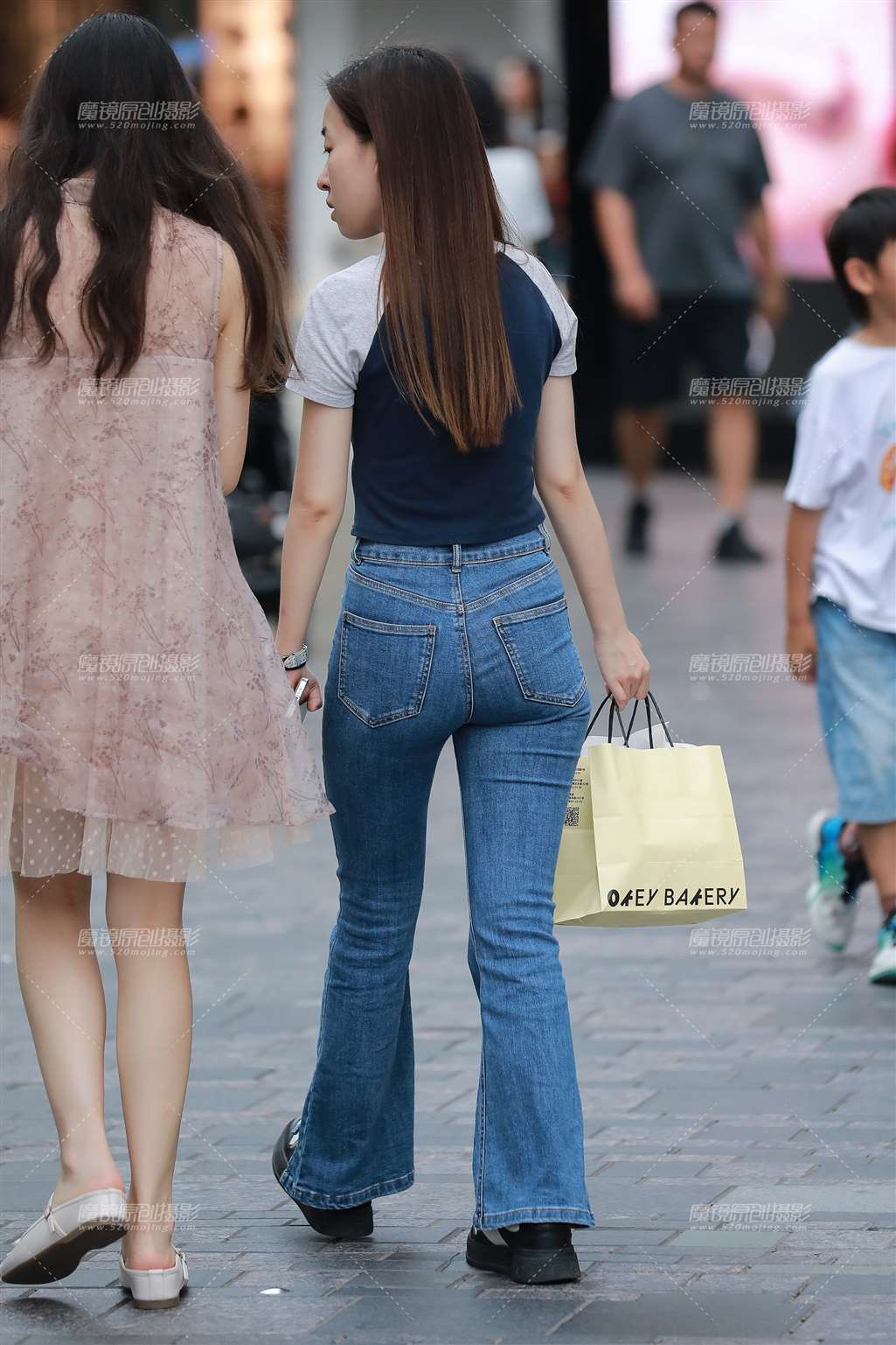 图片[3]-蓝色牛仔裤小妹-流行馆