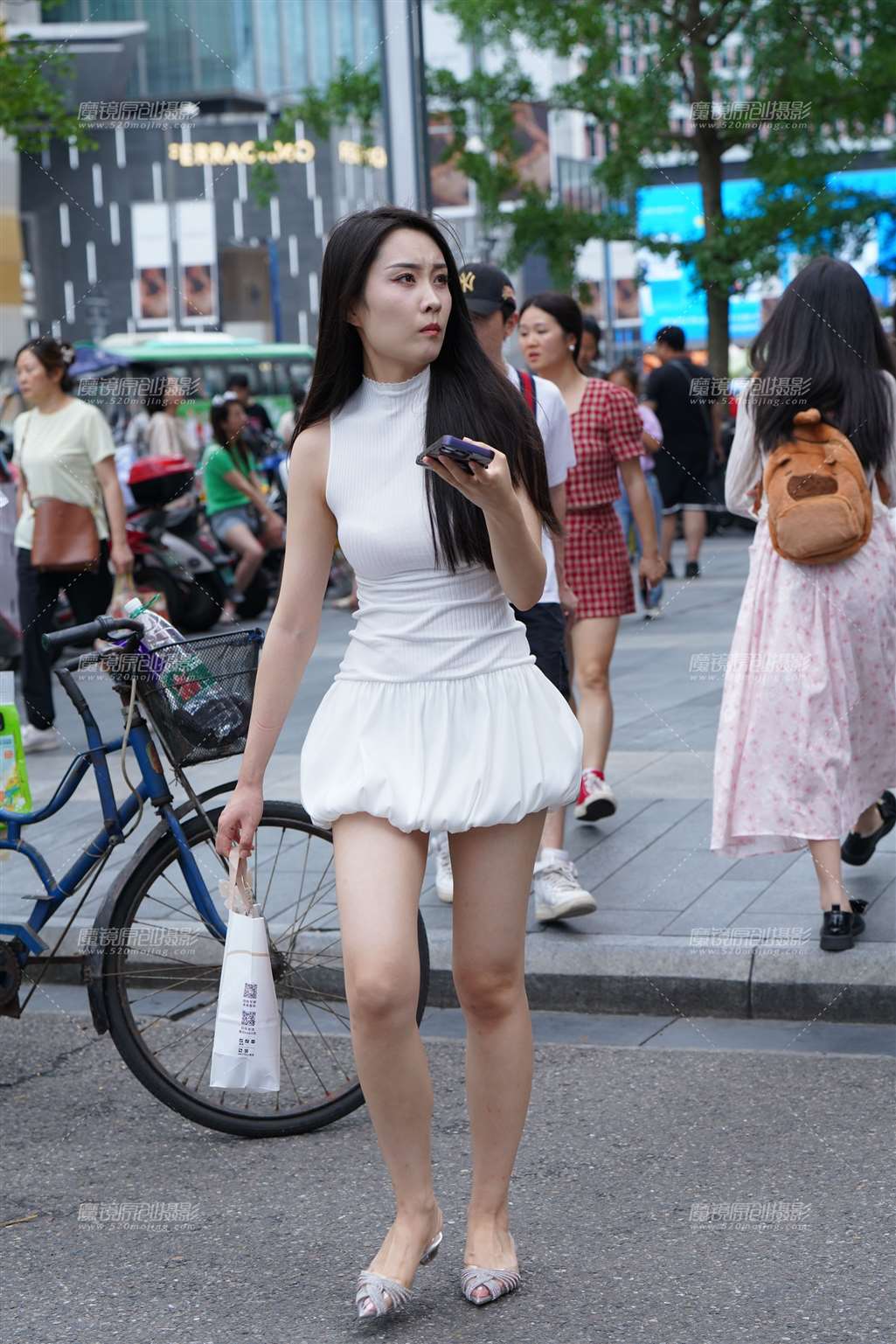 白裙美腿-流行馆