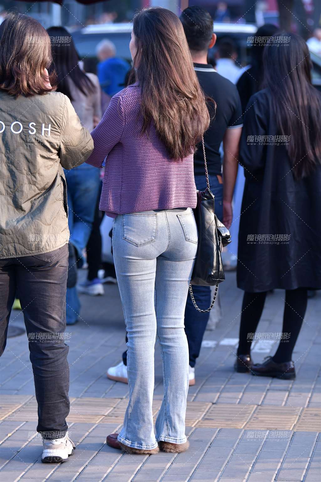 图片[2]-甜美牛仔裤美女-流行馆