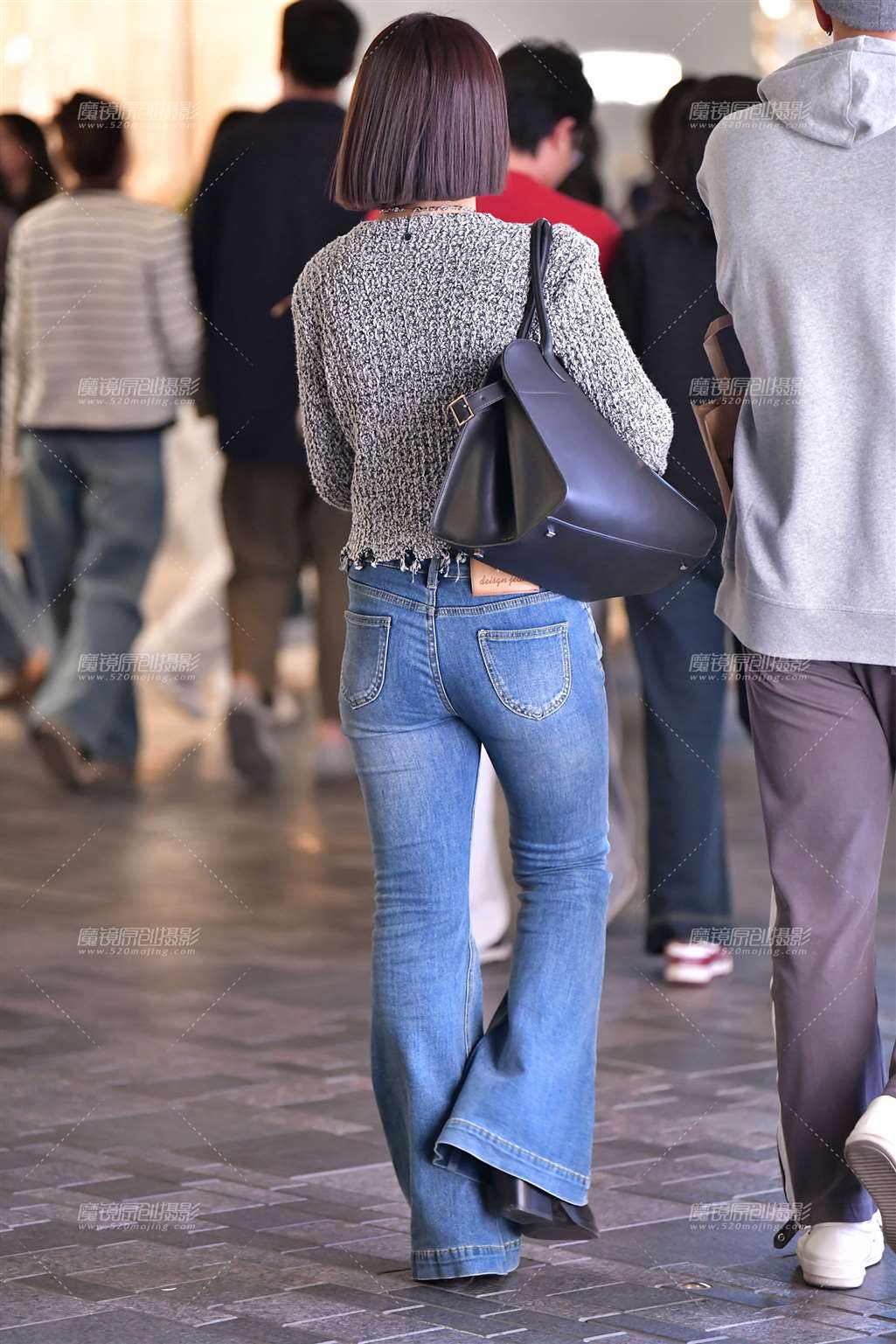 图片[4]-优雅紧身牛仔裤美女-流行馆