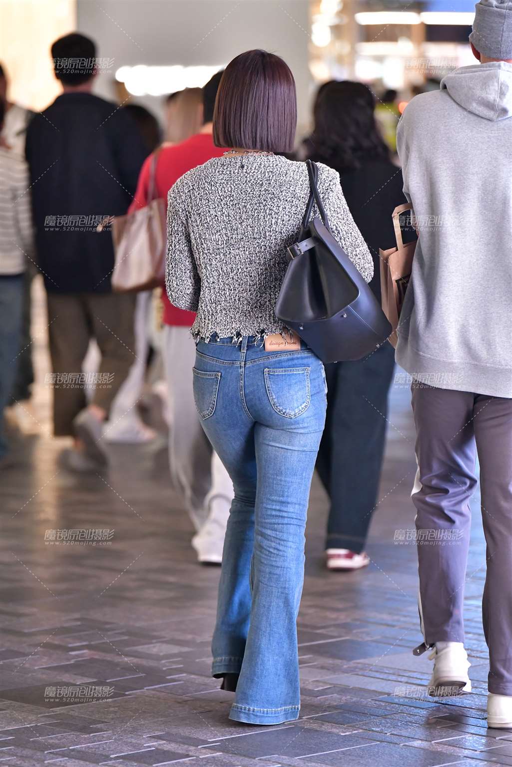 图片[5]-优雅紧身牛仔裤美女-流行馆