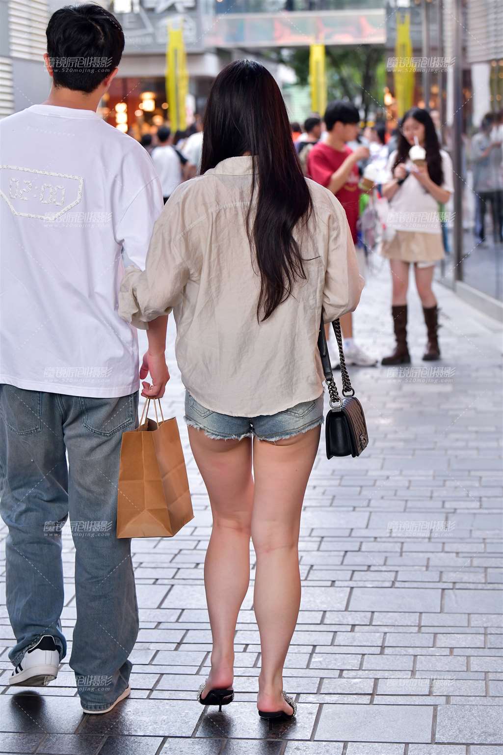 图片[5]-逛街毛边热裤美女-流行馆