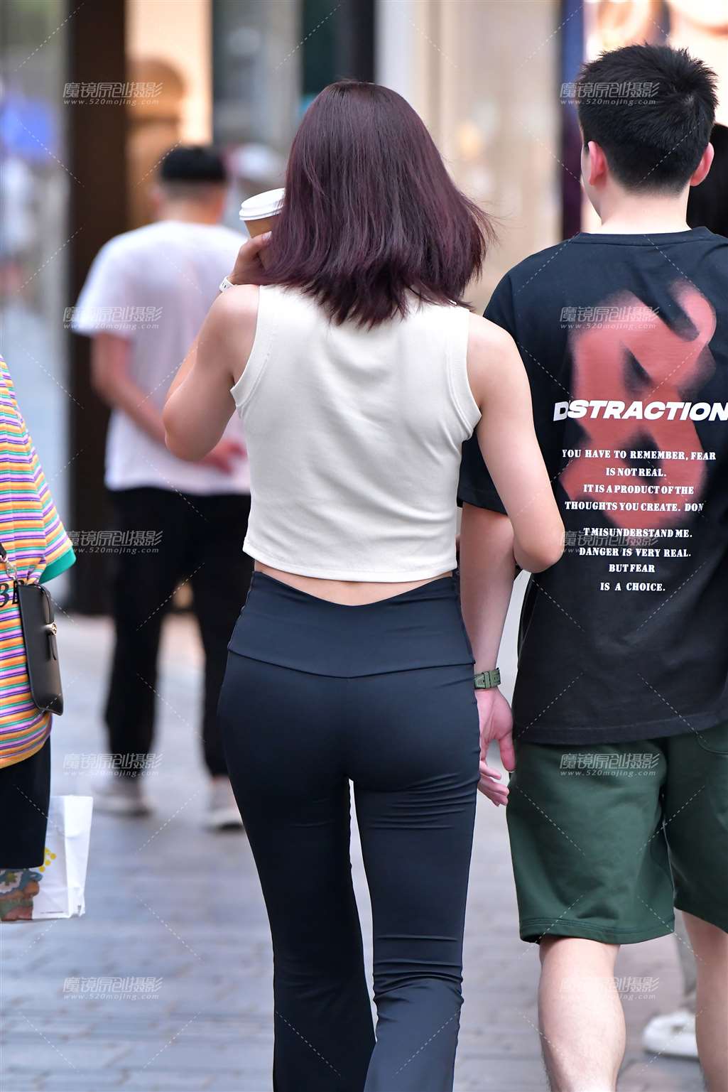 图片[5]-活泼黑紧身裤美女-流行馆
