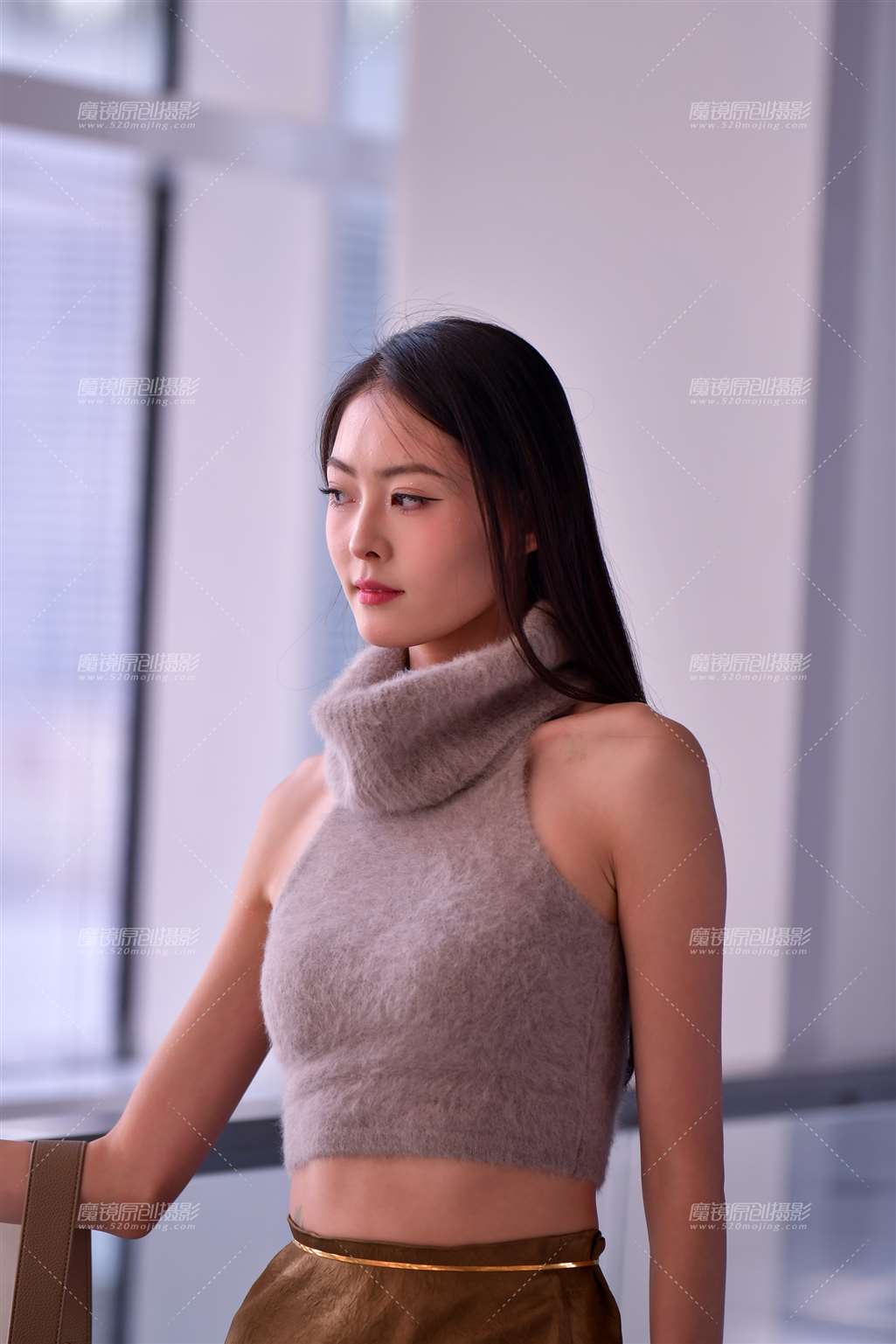 图片[3]-银色高跟长裙美女-流行馆