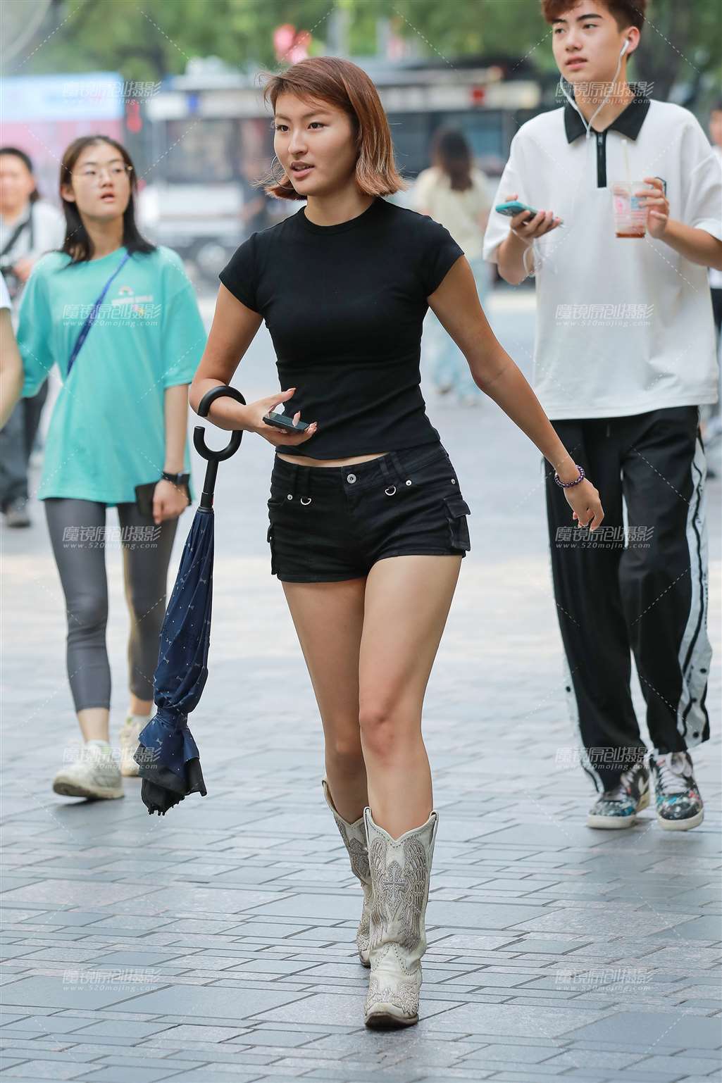 图片[4]-黑色热裤美女-流行馆