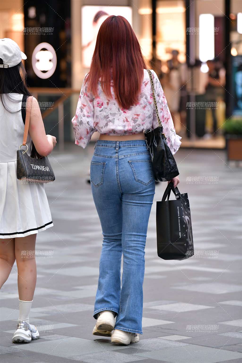 图片[2]-花衫牛仔裤美女-流行馆