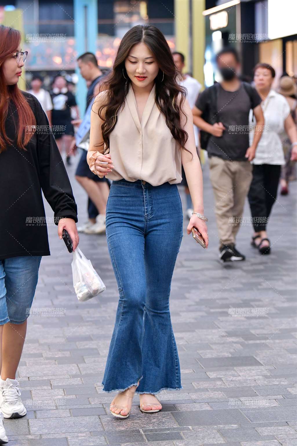 微喇牛仔裤气质美女-流行馆