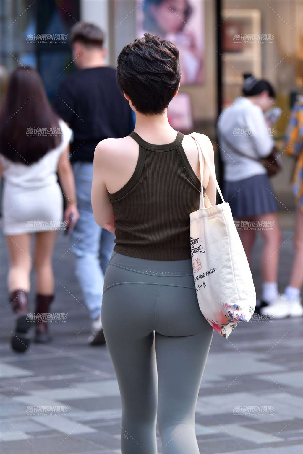 图片[3]-短发干练瑜伽裤美女-流行馆