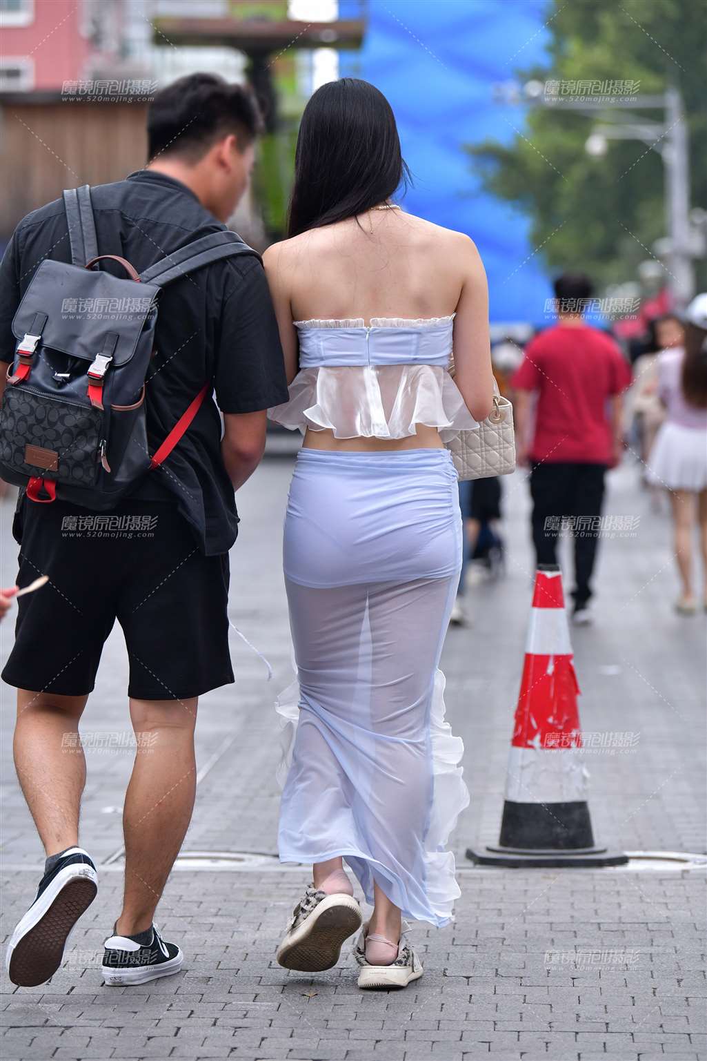 图片[2]-水粉纱裙美女-流行馆