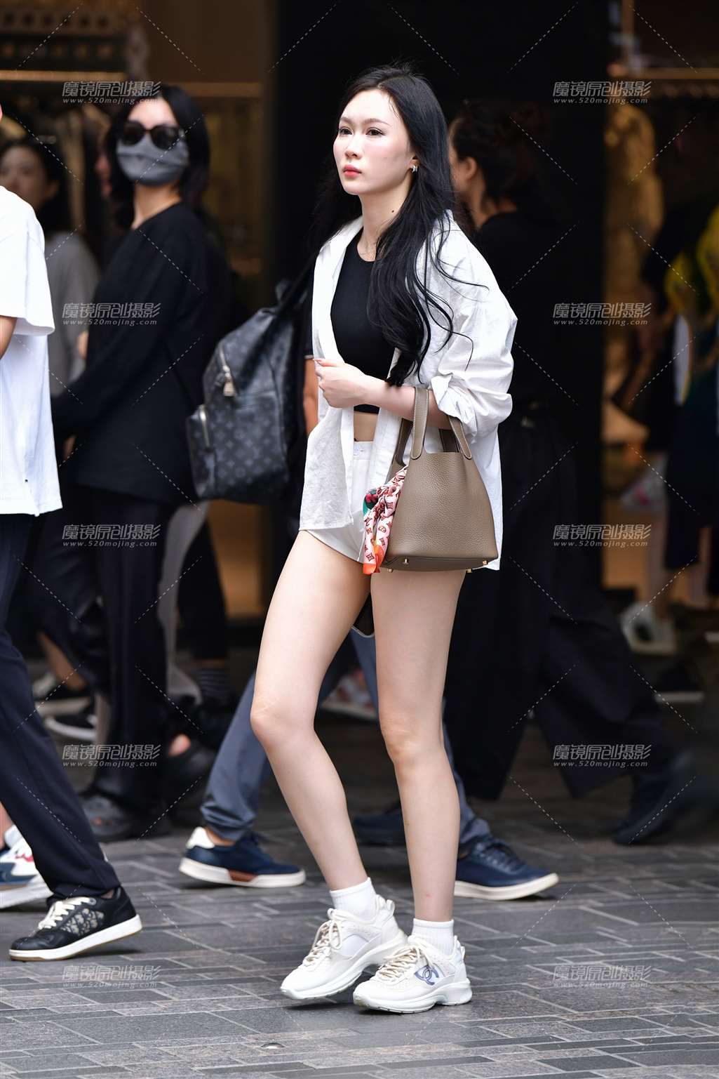 图片[3]-白皙长腿热裤美女-流行馆