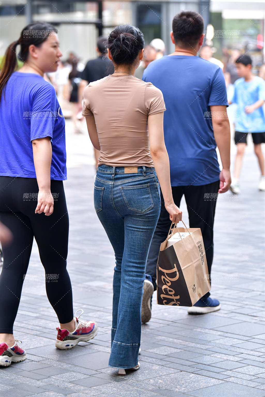 图片[2]-端庄牛仔裤美女-流行馆