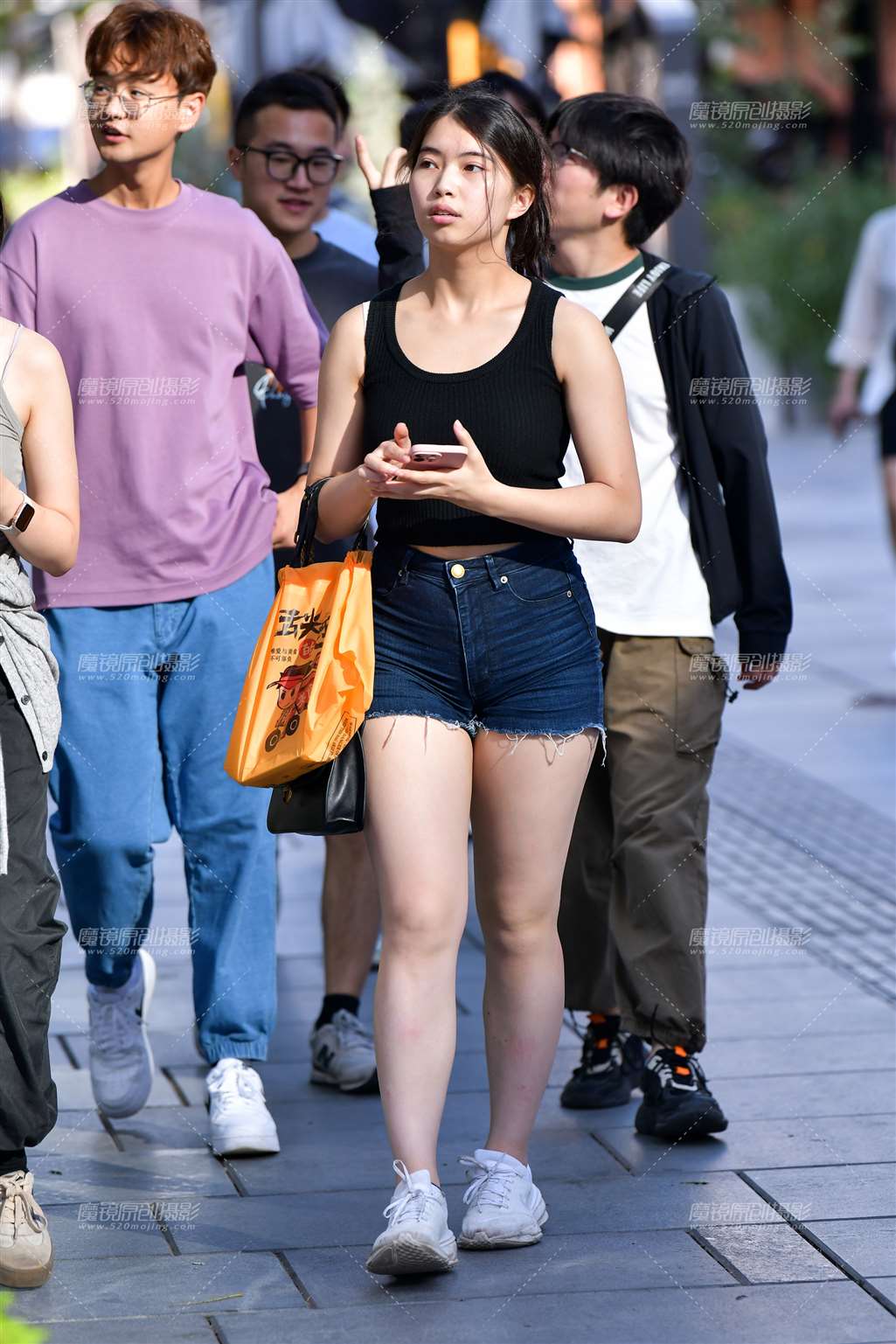 图片[3]-紧致藏蓝热裤美女-流行馆