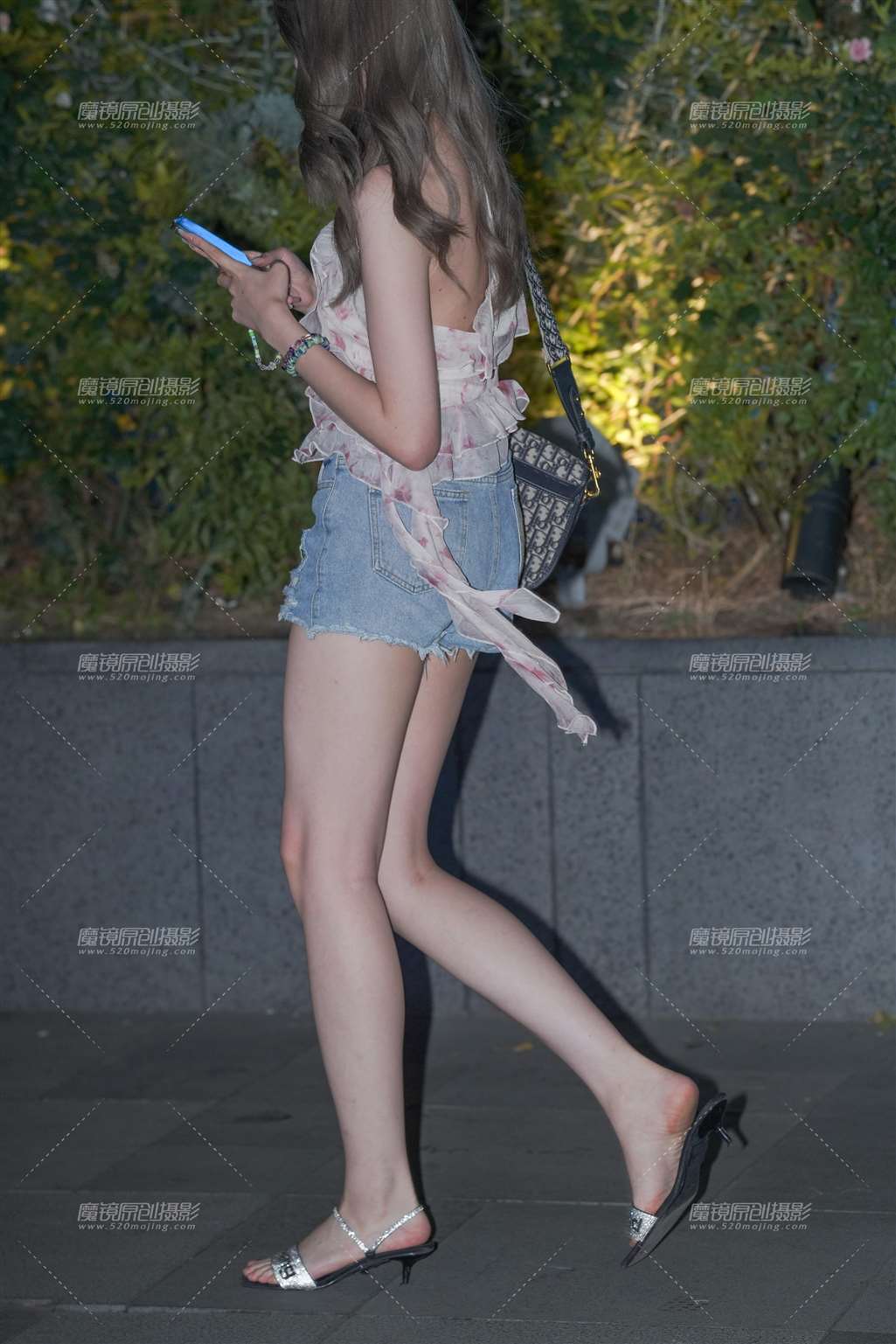 图片[2]-热裤长腿美眉-流行馆