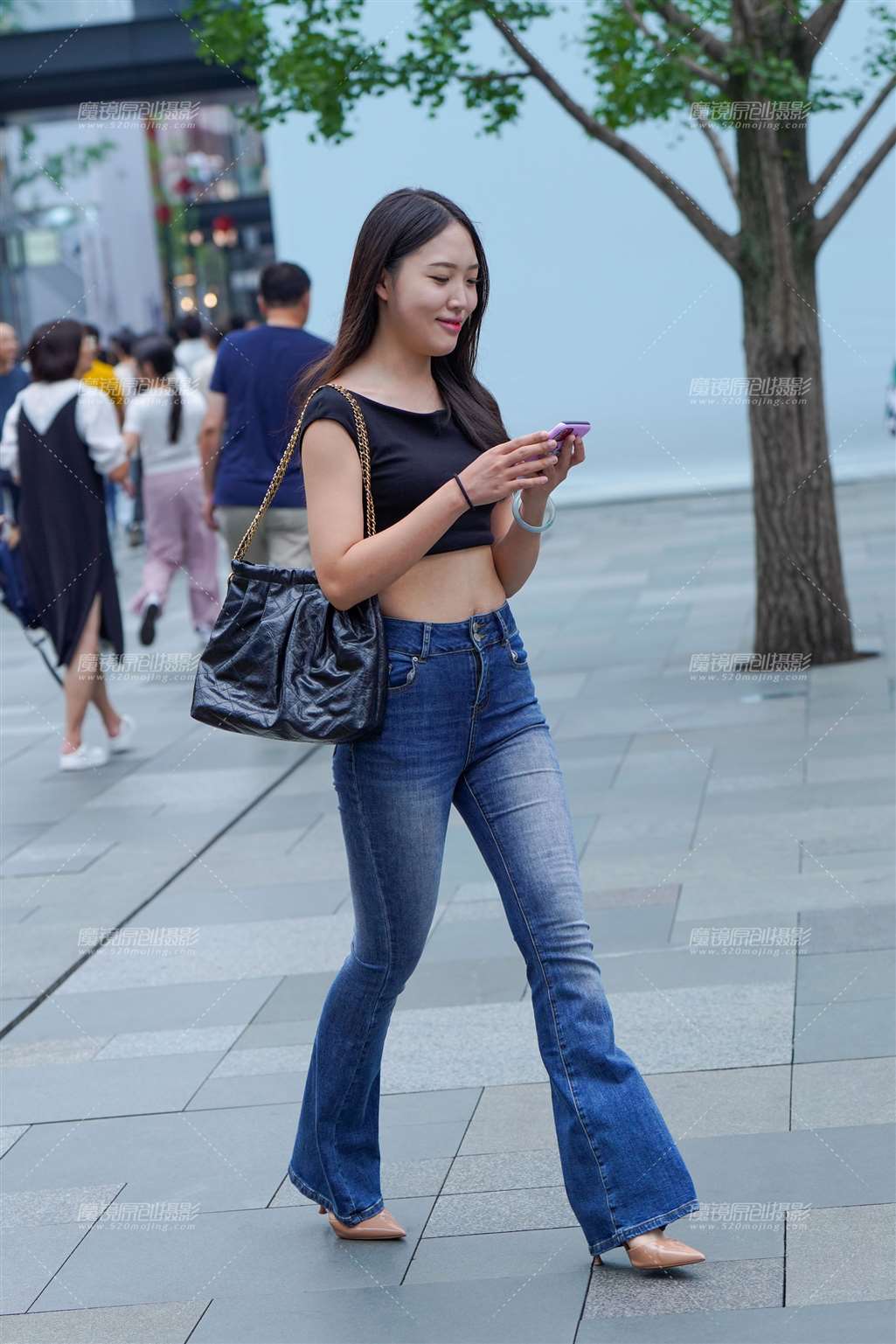 牛仔大长腿曼妙身姿-流行馆