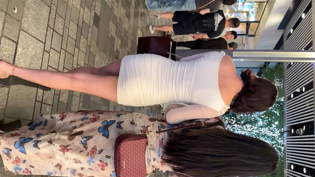 图片[2]-白色包臀裙美女（视频版）-流行馆