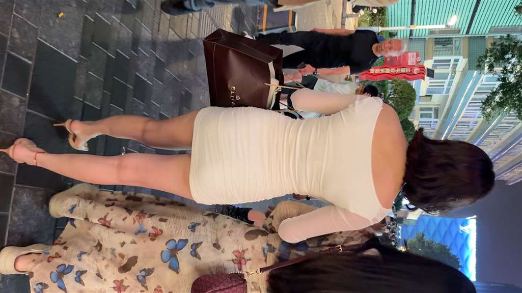 图片[5]-白色包臀裙美女（视频版）-流行馆