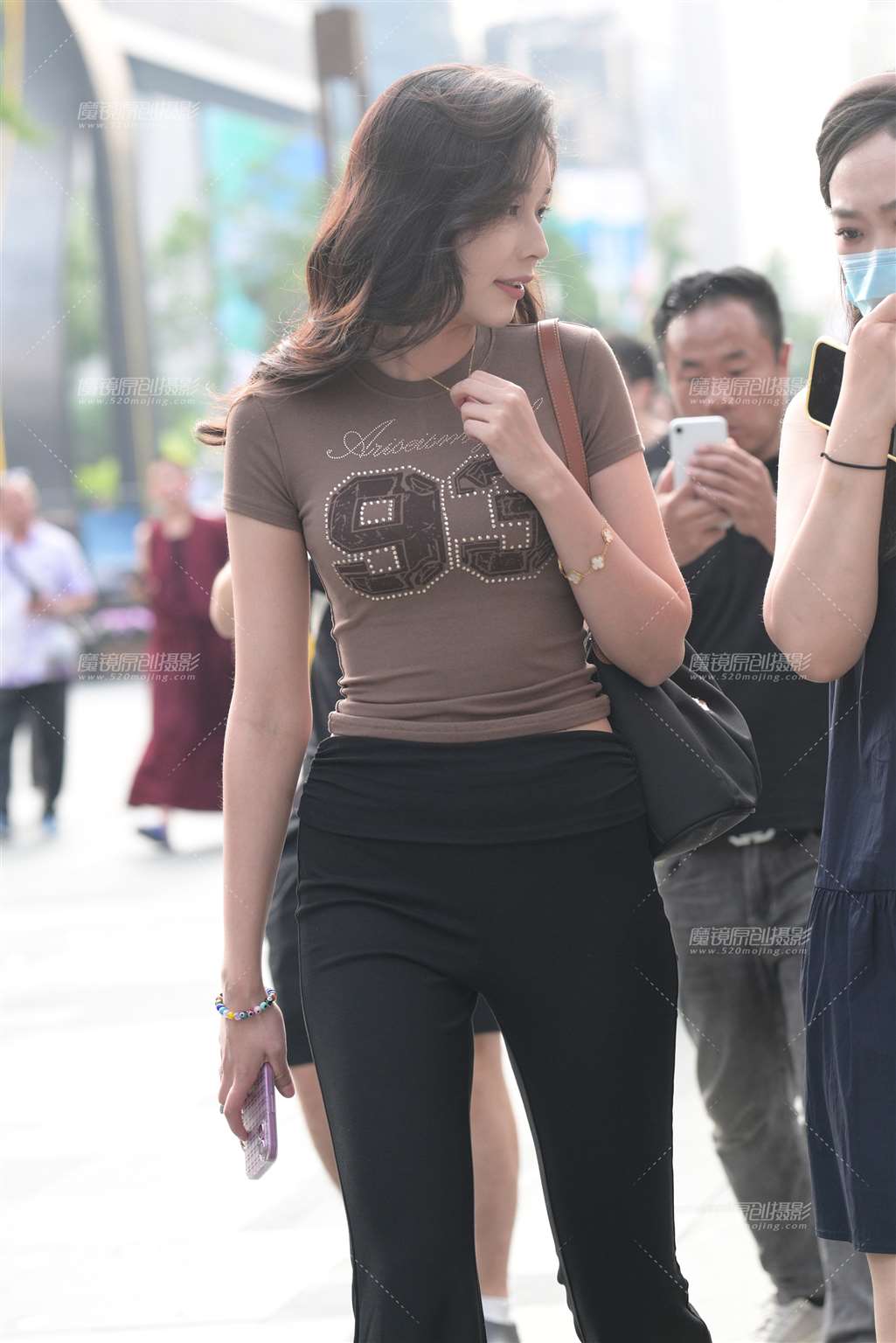 图片[5]-紧身黑裤美女-流行馆