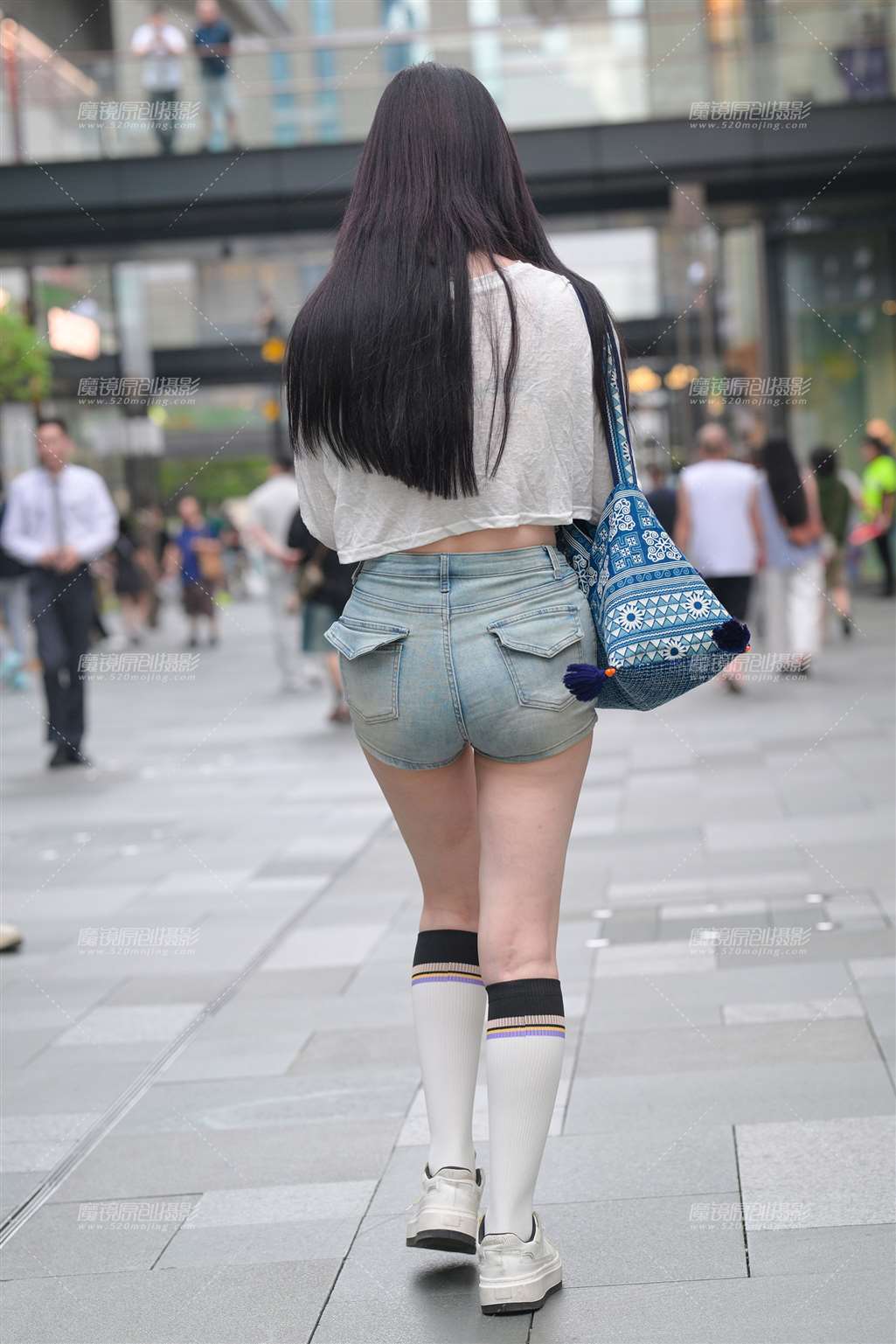 图片[2]-热裤女孩-流行馆