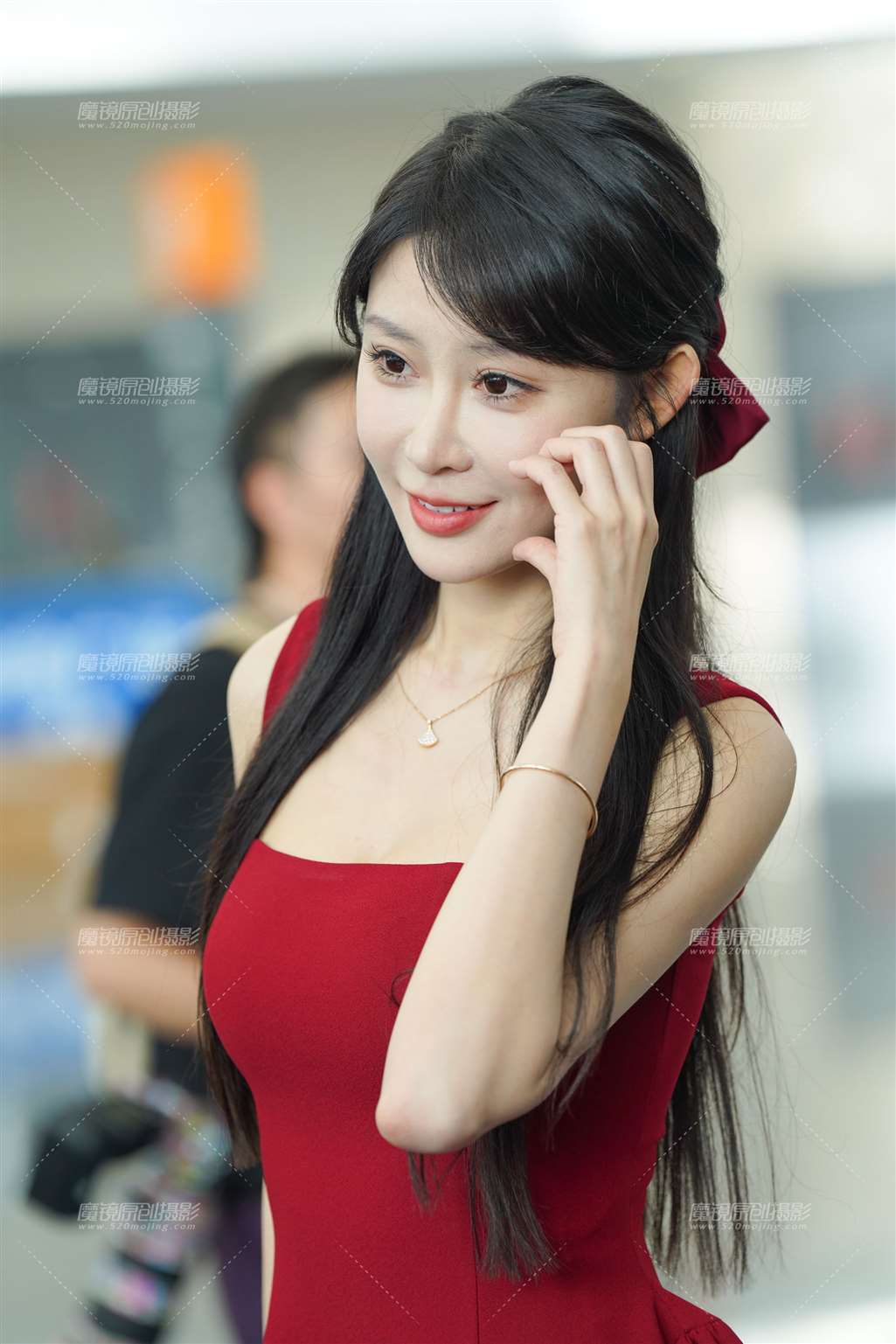 图片[2]-甜美红裙-流行馆