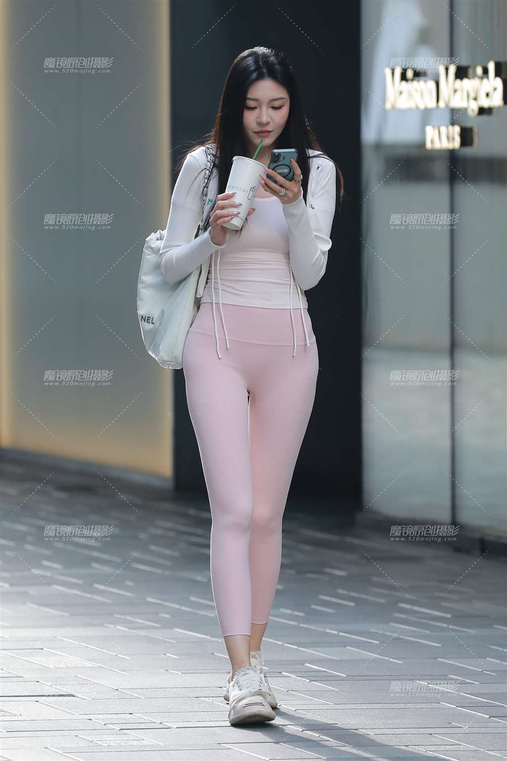 图片[3]-粉色瑜伽裤美女-流行馆