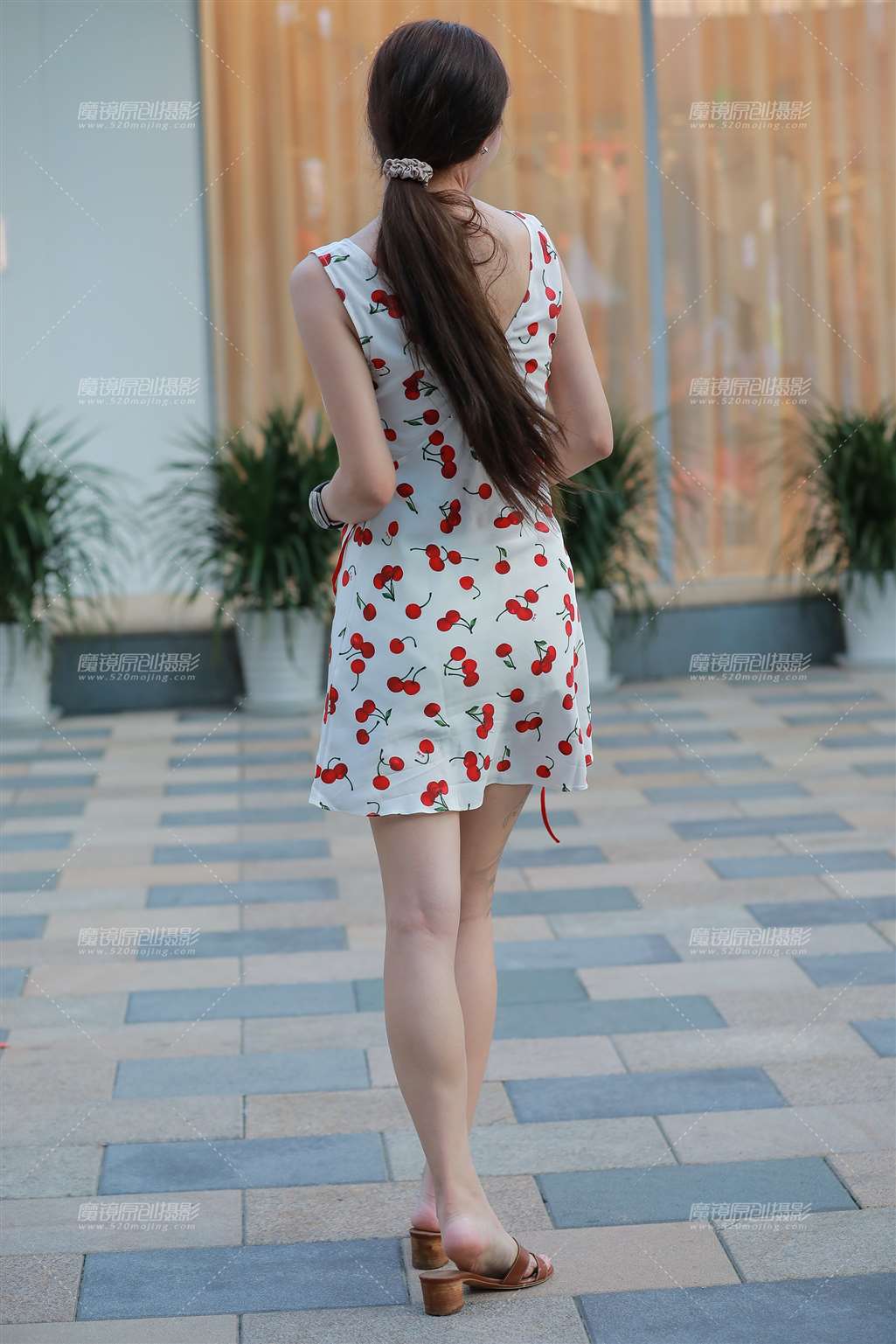 图片[2]-搭讪短裙美女-流行馆