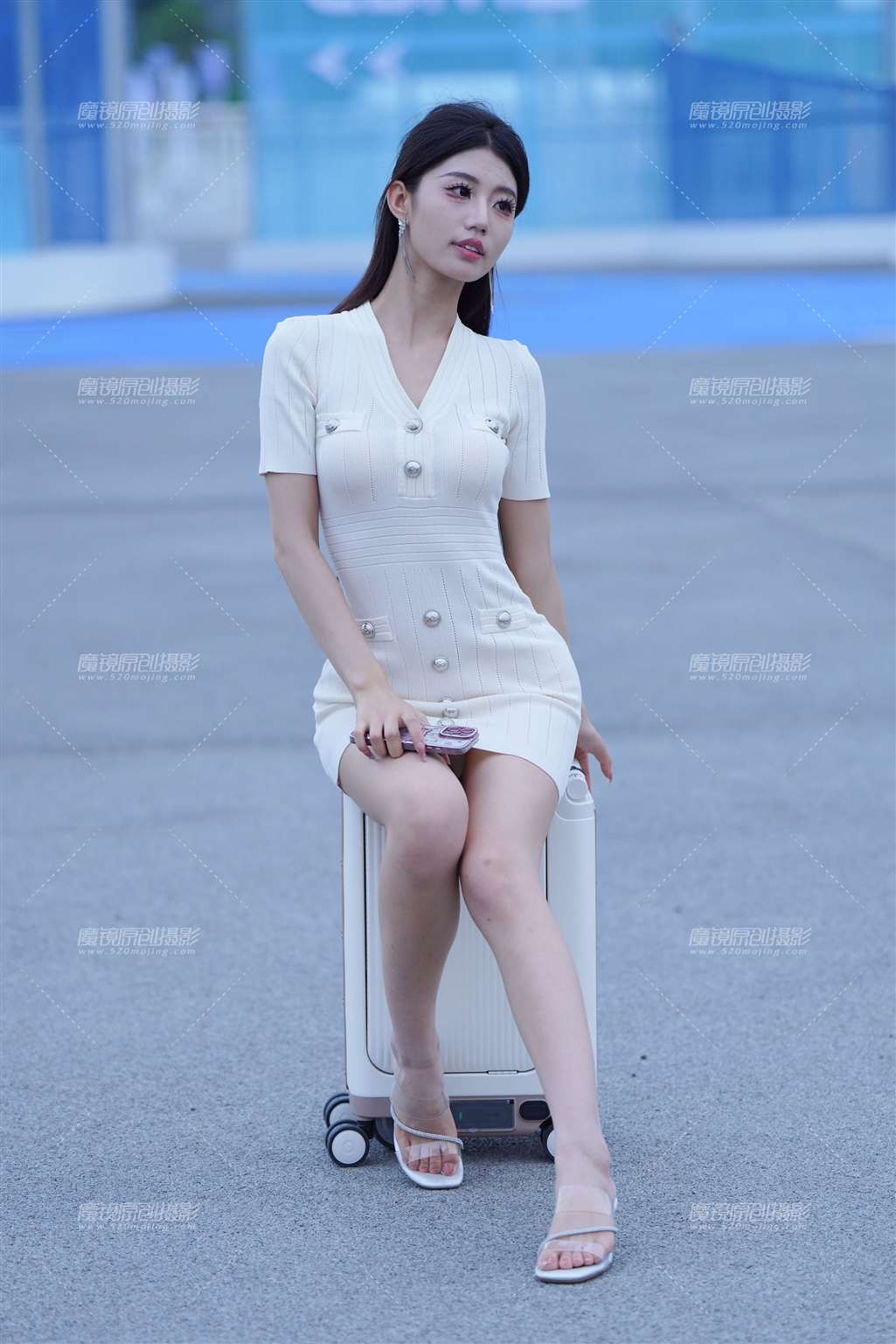 行李箱美眉-流行馆