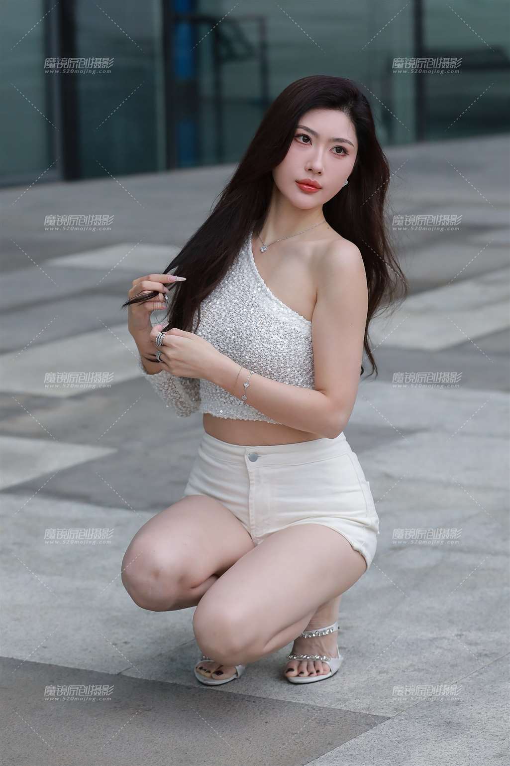 图片[3]-白热裤长腿美女-流行馆