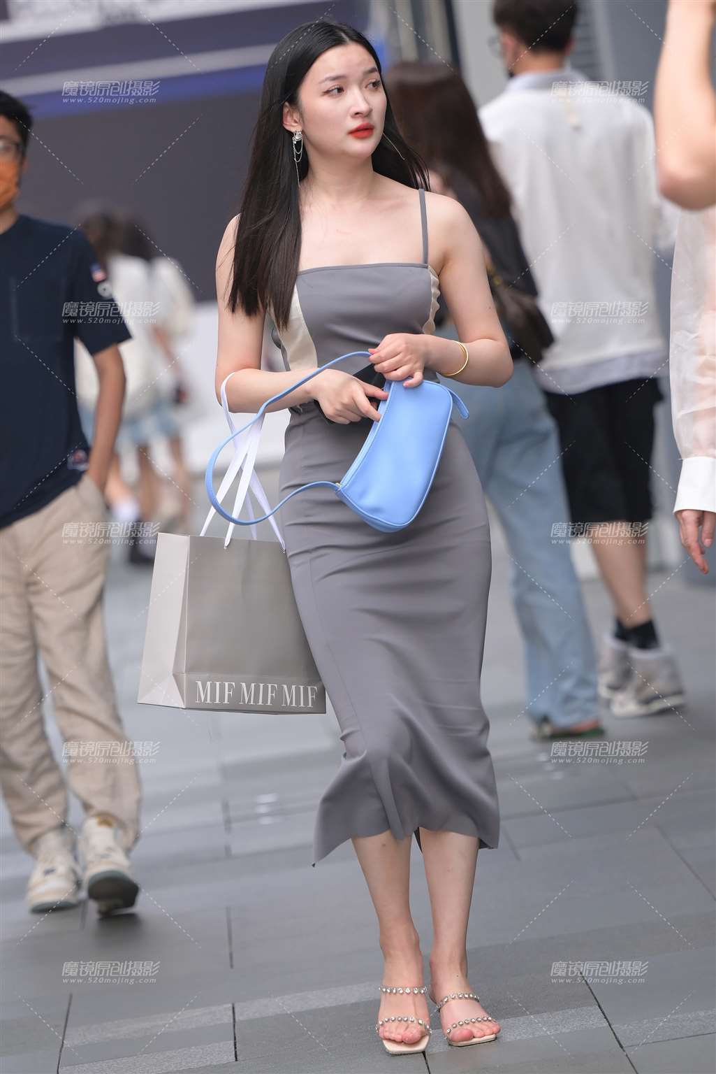 图片[3]-打电话的美女 24P-流行馆
