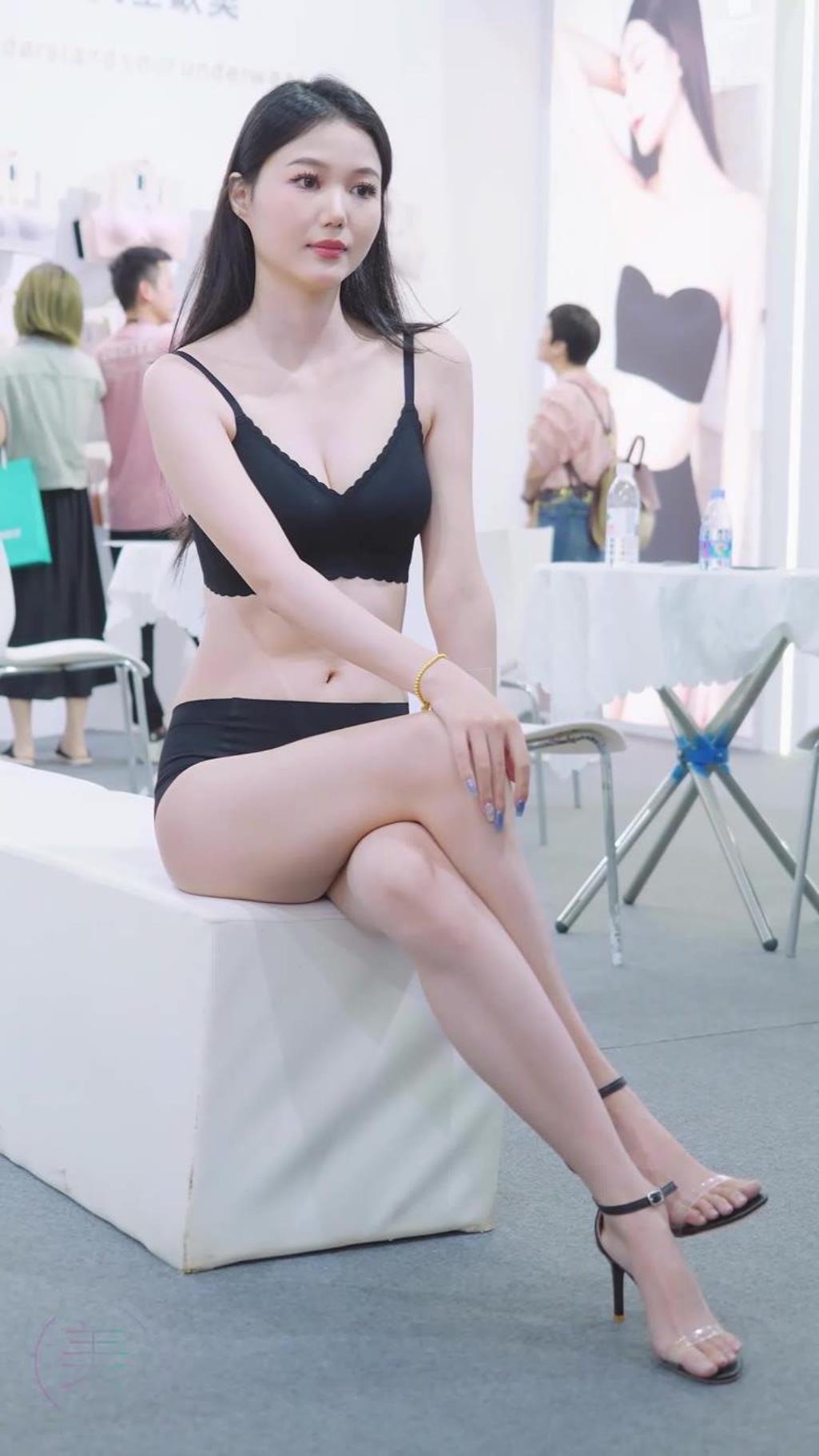 2024 深圳SIUF内一展 内一秀 Racing Model 01 20P-流行馆